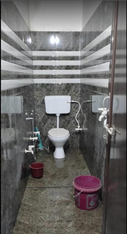 Om Sai Guest House فاراناسي المظهر الخارجي الصورة